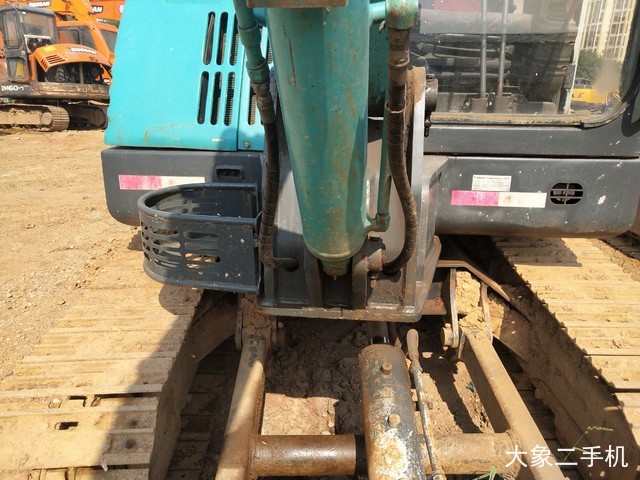 神钢 SK60-C 挖掘机