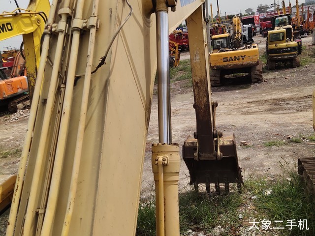 小松 PC200-5 挖掘机