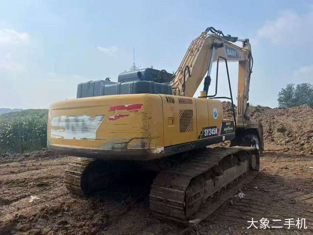 三一重工 SY215C-10 挖掘机