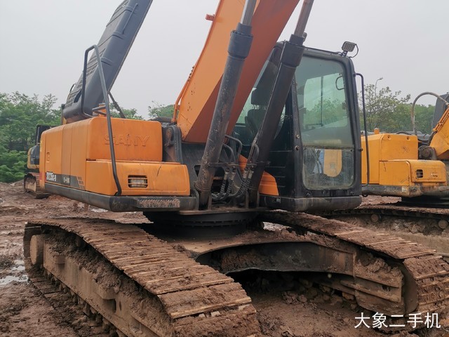 三一重工 SY235C-9 挖掘机
