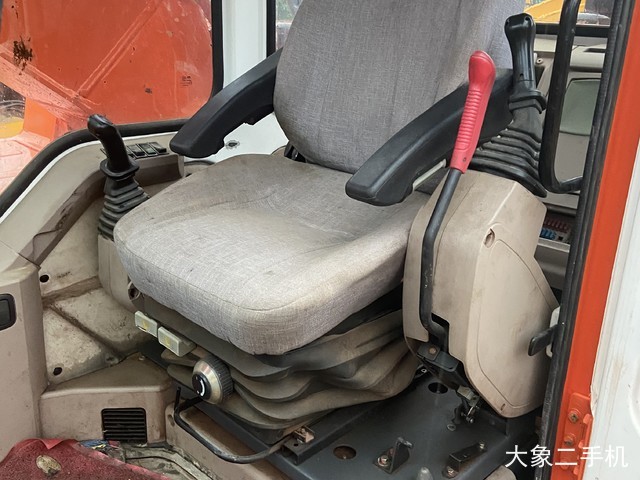 斗山 DH220 挖掘机