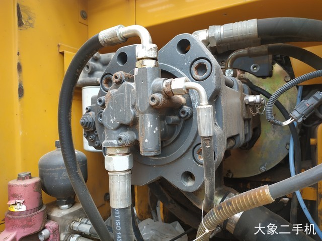 徐工 XE260C 挖掘机