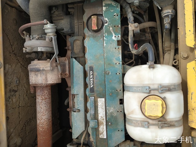 沃尔沃 EC210BLC 挖掘机