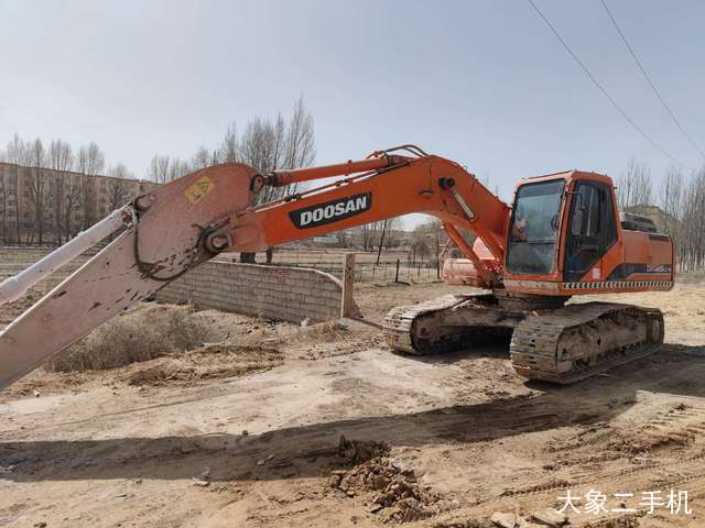 斗山 DH220-9E 挖掘机