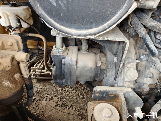 山东临工 E680F 挖掘机