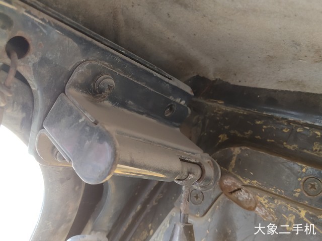 现代 R215-7 挖掘机