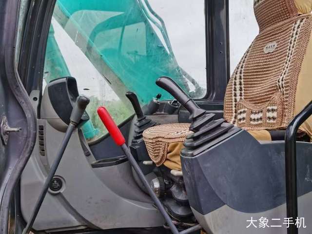 神钢 SK140LC-8 挖掘机