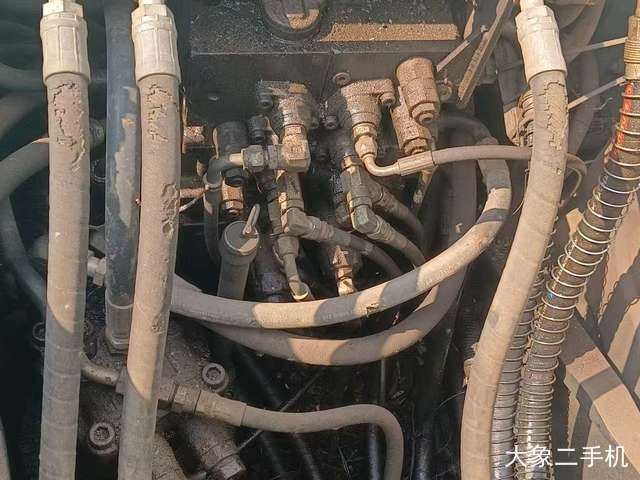 神钢 SK130-8 挖掘机