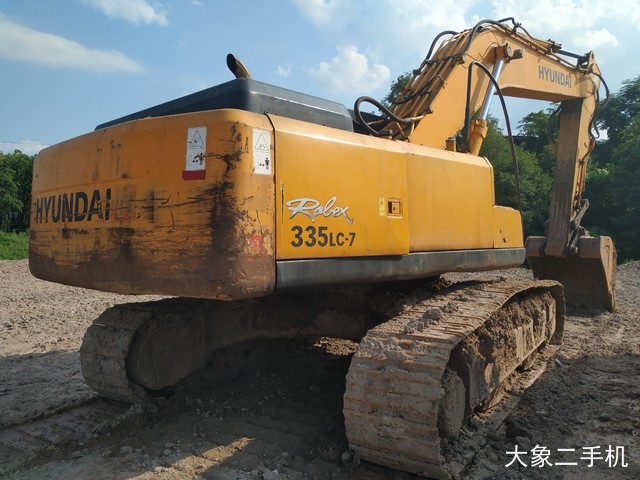现代 R335LC-7 挖掘机