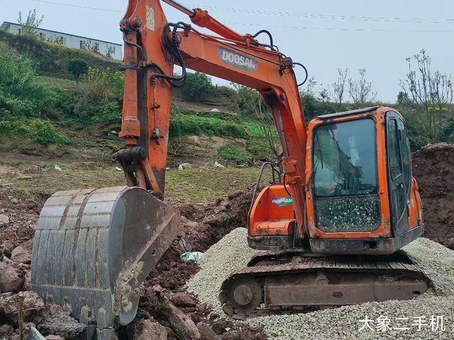 斗山 DX80 挖掘机