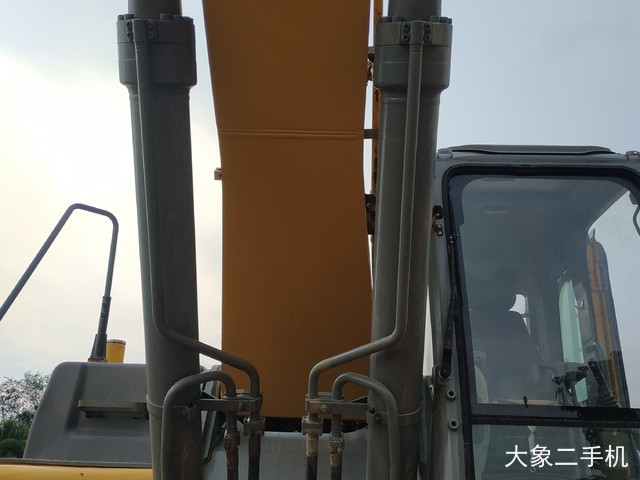 徐工 XE370CA 挖掘机