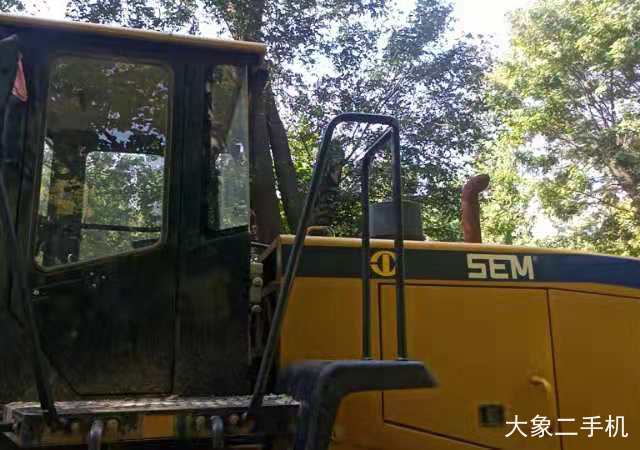 山工 SEM660B 装载机