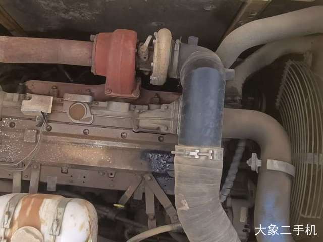 山东临工 LG6210 挖掘机