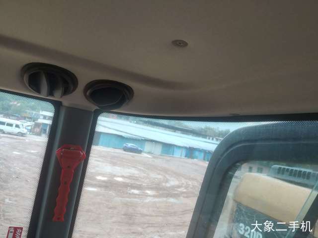 山东临工 E680F 挖掘机