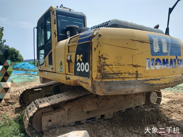 小松 PC200-8 挖掘机