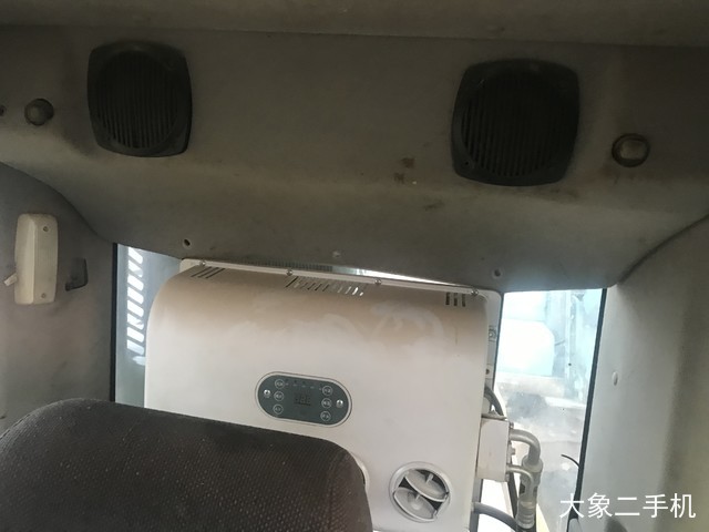 小松 PC240LC-8 挖掘机