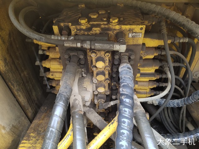 小松 PC220-8 挖掘机