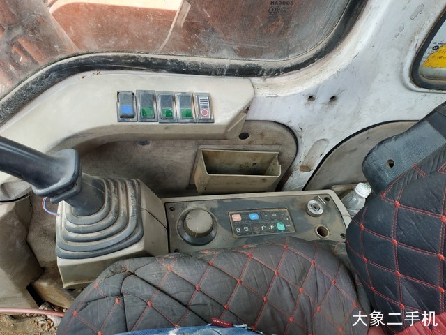 斗山 DH220-5 挖掘机