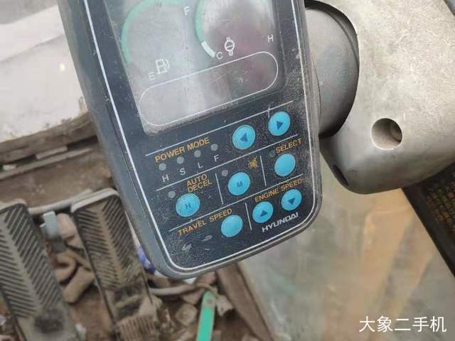 现代 R210W-5 挖掘机