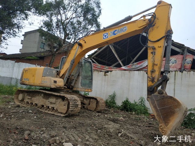 徐工 XE150D 挖掘机