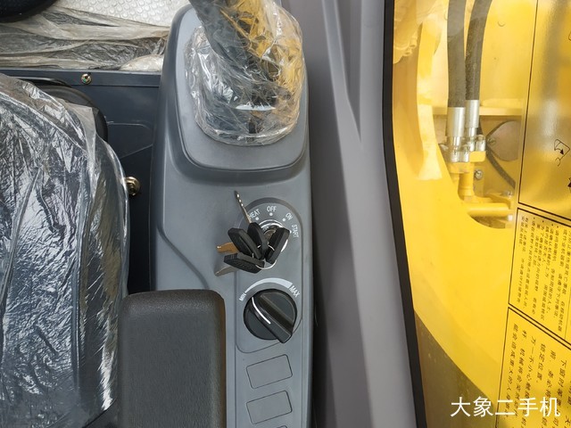 利勃海尔 LR1400/2-W 挖掘机