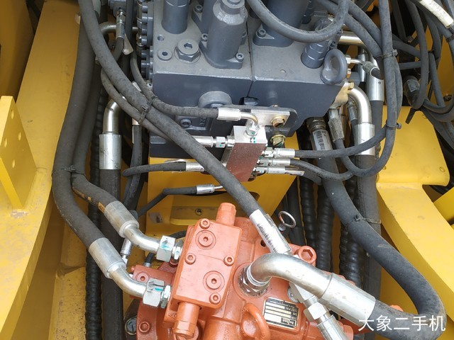 利勃海尔 LR1400/2-W 挖掘机