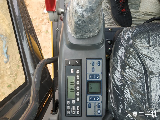 利勃海尔 LR1400/2-W 挖掘机