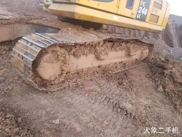 小松 PC240LC-8M0 挖掘机