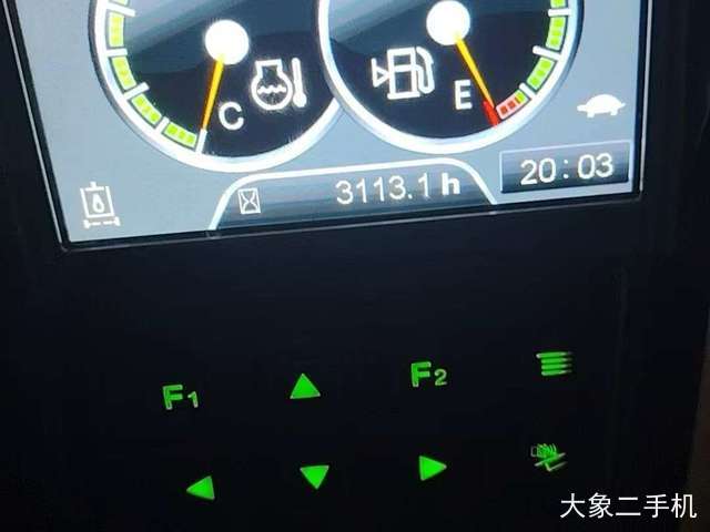 徐工 XE75D 挖掘机