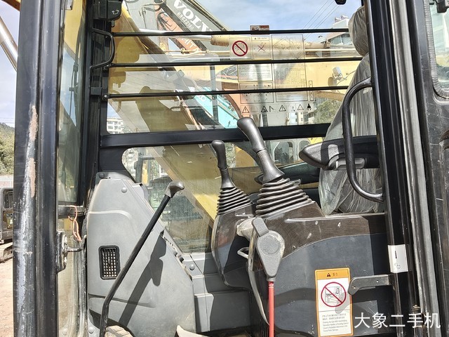 三一重工 SY75C 挖掘机