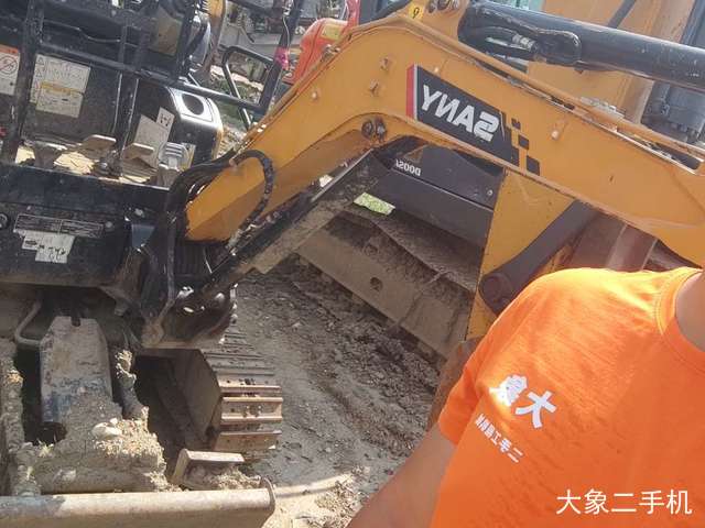 三一重工 SY16C 挖掘机