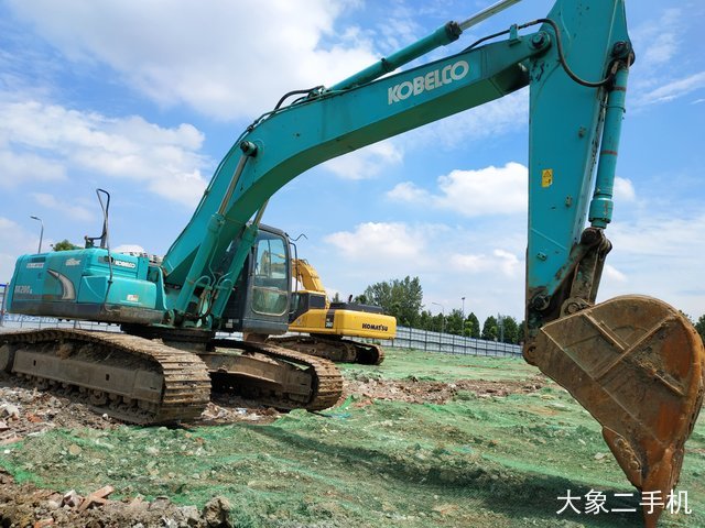 神钢 SK260LC-8 挖掘机