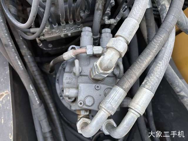 山东临工 E6225H 挖掘机