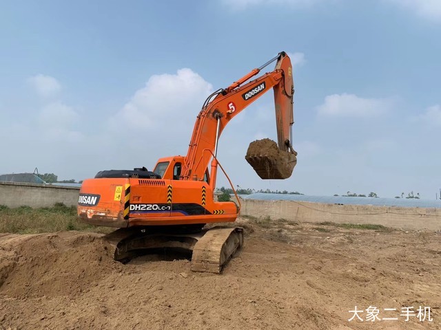 斗山 DH220LC-7 挖掘机