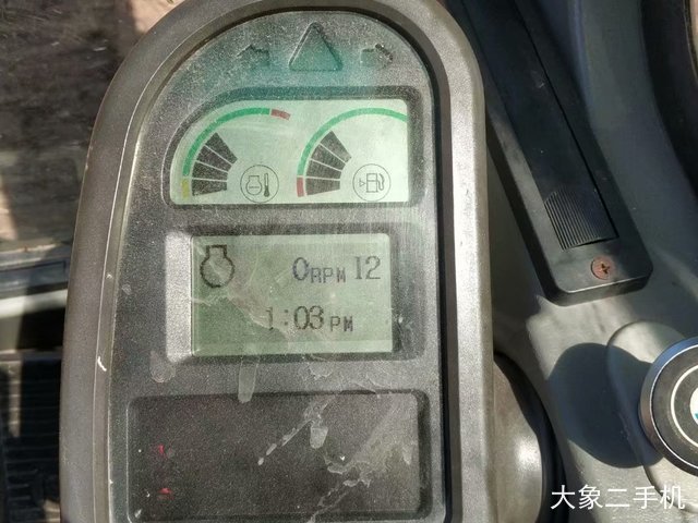 山东临工 LG6135E 挖掘机