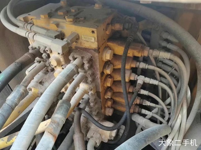 小松 PC200-8 挖掘机