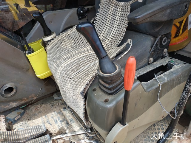 厦工 XG836i 挖掘机