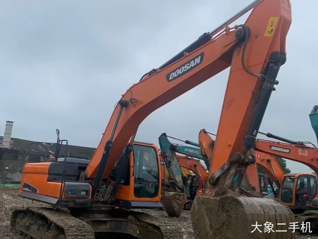 斗山 DH225-9 挖掘机