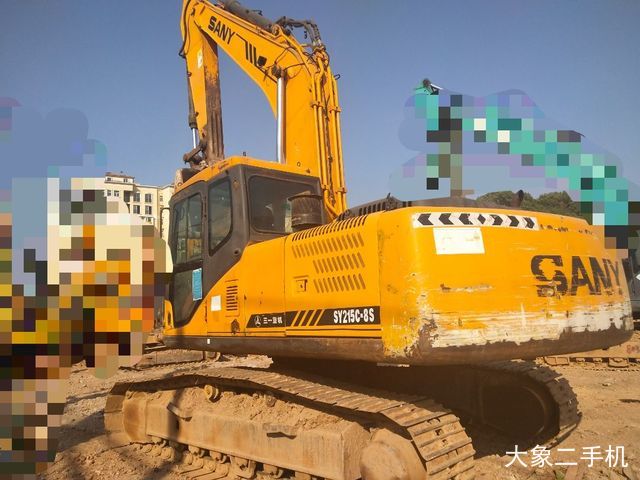 三一重工 SY215C-8 挖掘机