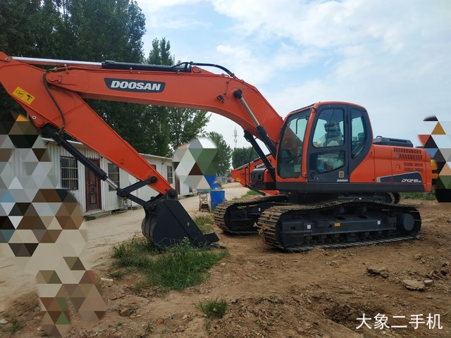 斗山 DX215-9C 挖掘机