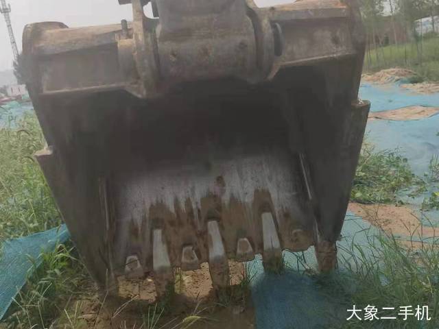 小松 PC240LC-8 挖掘机