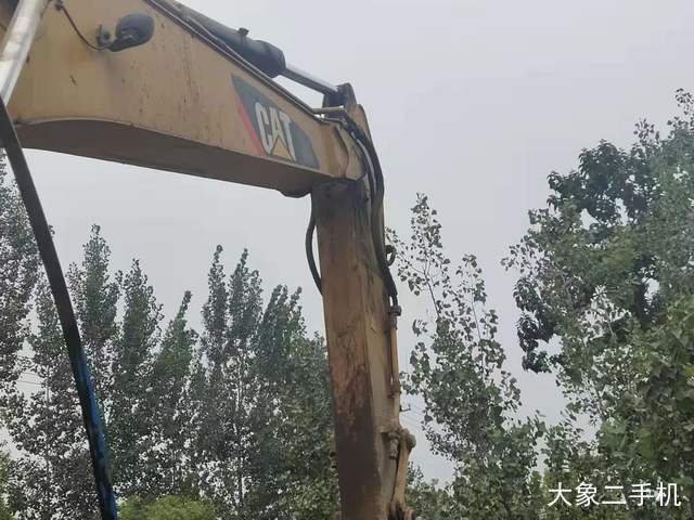 卡特彼勒 323DL 挖掘机
