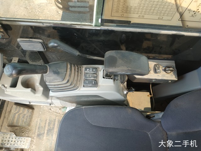 卡特彼勒 305.5E2小型液压 挖掘机