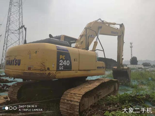 小松 PC240LC-8 挖掘机