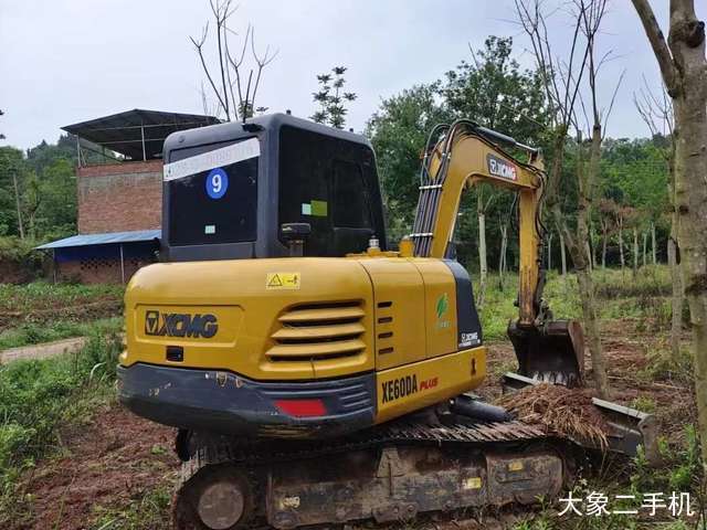 徐工 XE60D 挖掘机