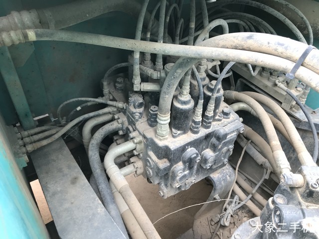 神钢 SK210LC-8 挖掘机