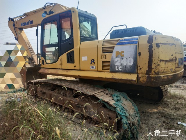 小松 PC240LC-8 挖掘机
