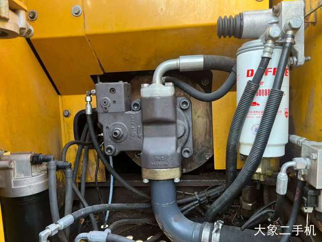 徐工 XE150D 挖掘机