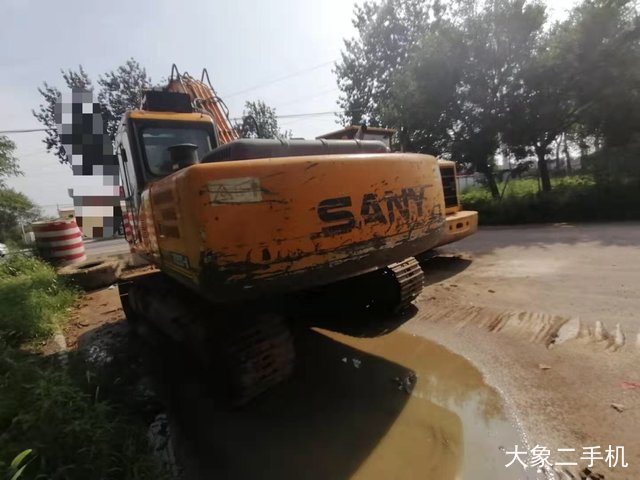 三一重工 SY215C 挖掘机