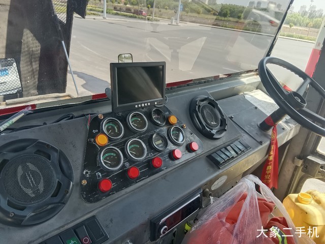 柳工 CLG630R 压路机